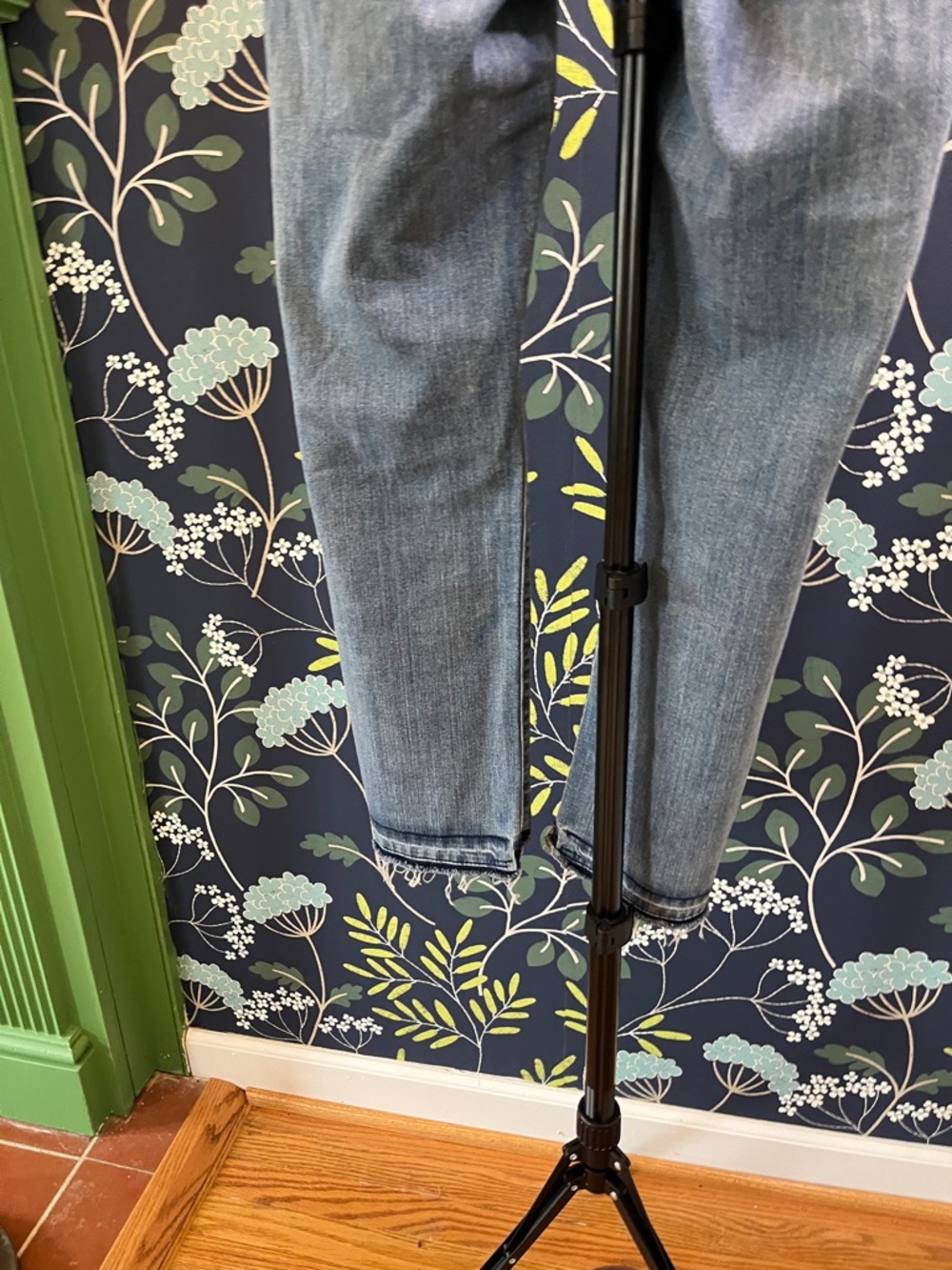 Lauren Ralph Lauren Straight Leg Jeans Raw Hem Mid Rise Size 4 Blue Denim - Picture 8 of 8